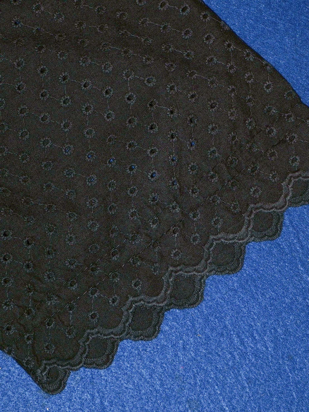 USED LACE punching BLACK DRESS