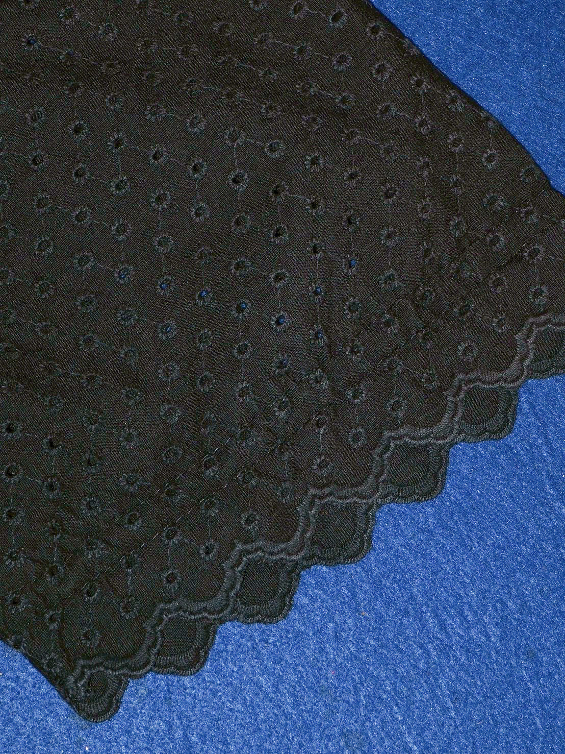 USED LACE punching BLACK DRESS