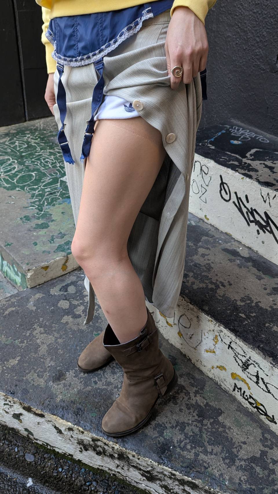 VINTAGE MANY BOTTAN LONG SKIRT