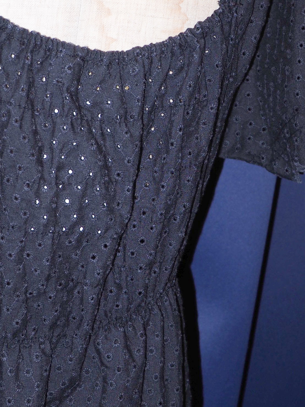 USED LACE punching BLACK DRESS