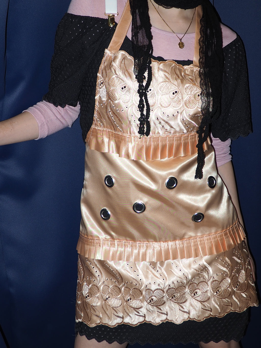 USED LACE punching BLACK DRESS