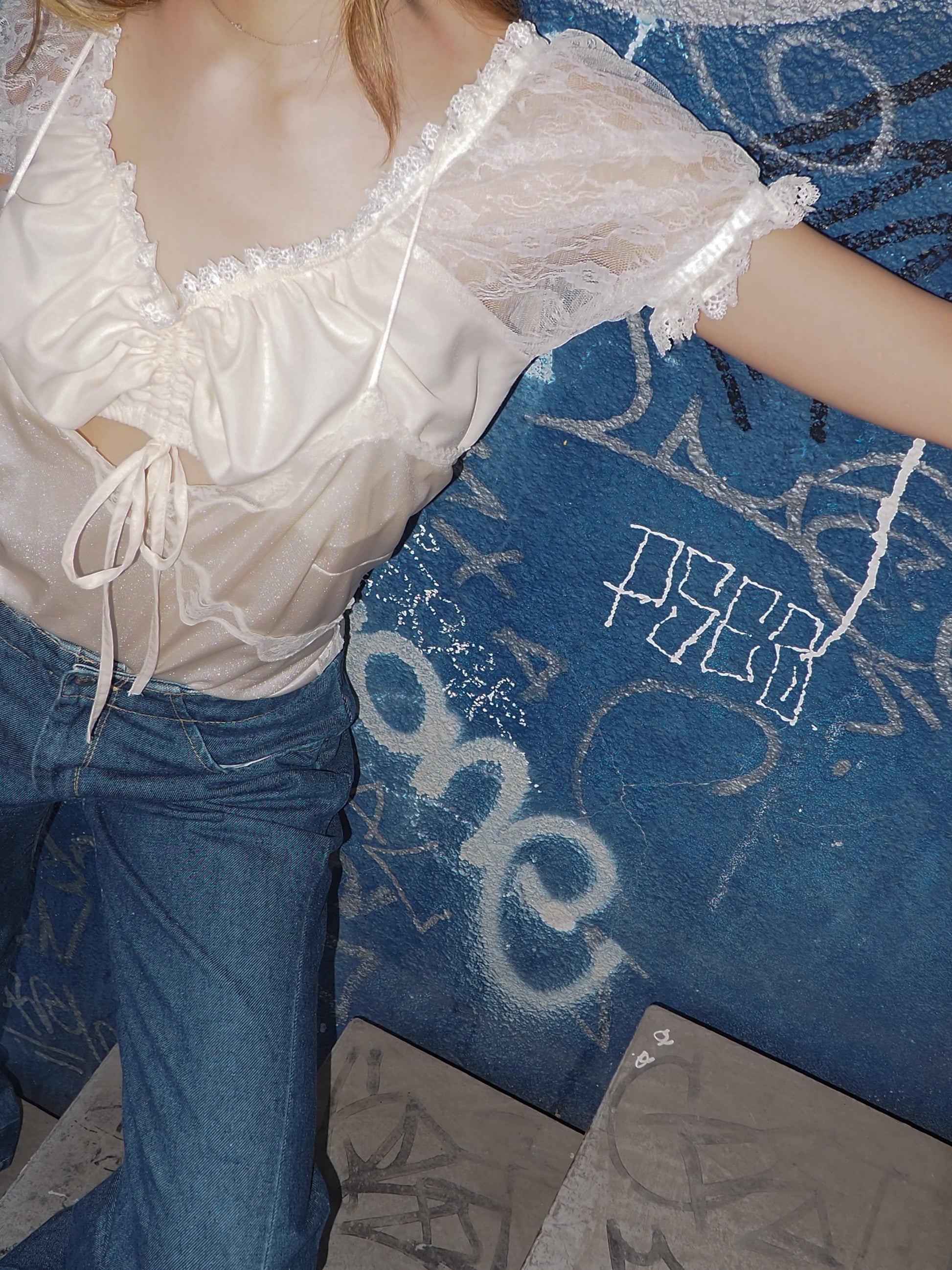lace short Tyrol blouse