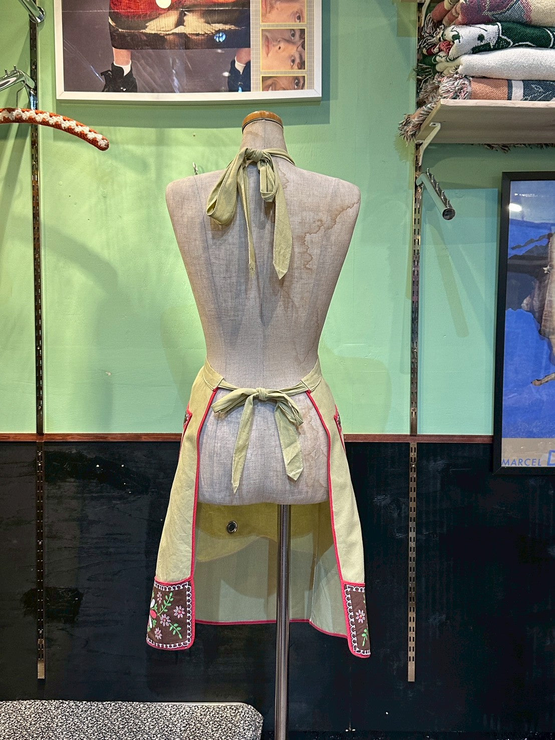 SAUCE MADE EYELET APRON KHAKI