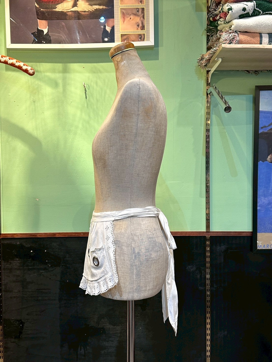 SAUCE MADE EYELET APRON