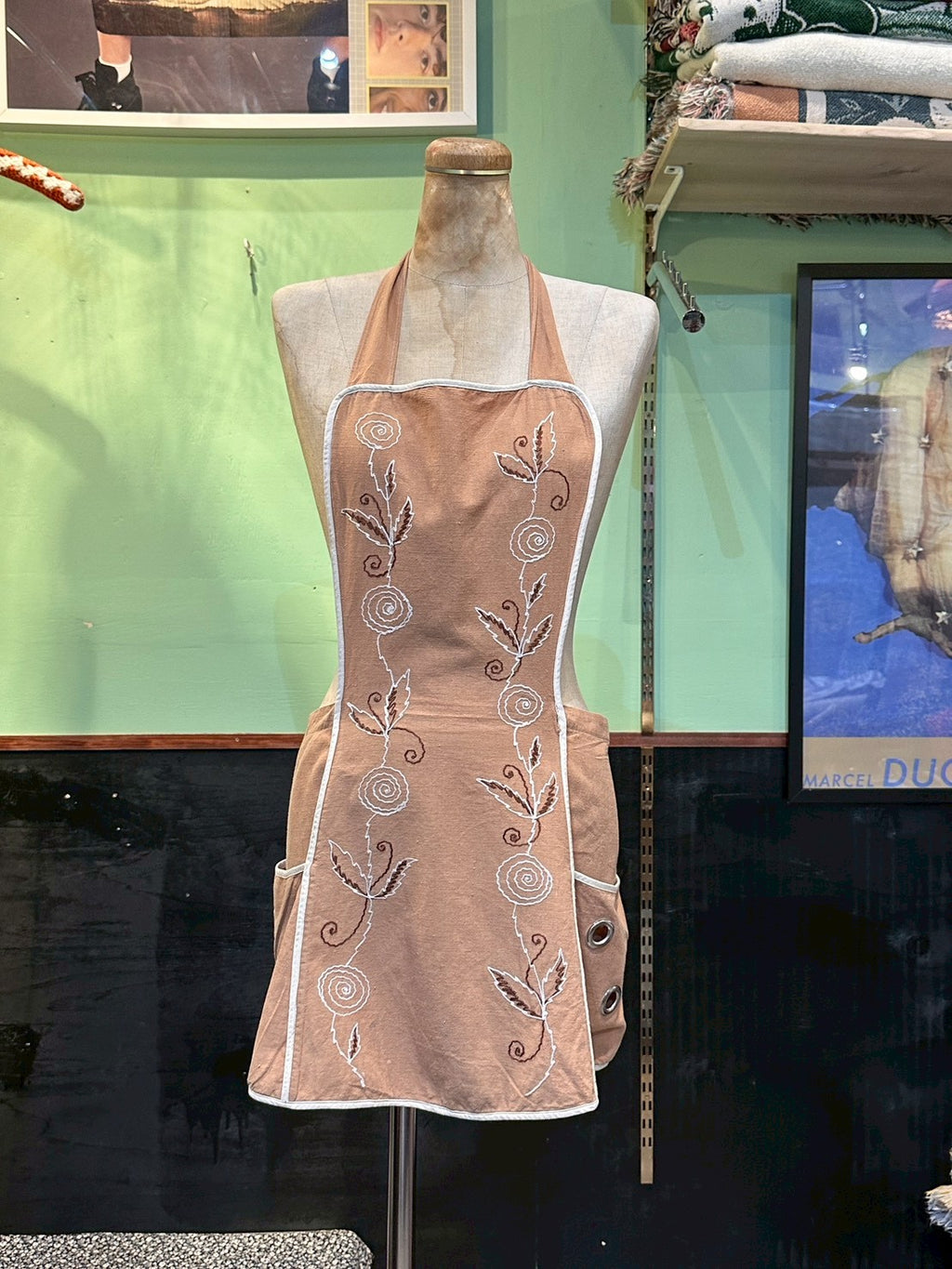 SAUCE MADE EYELET APRON BROWN