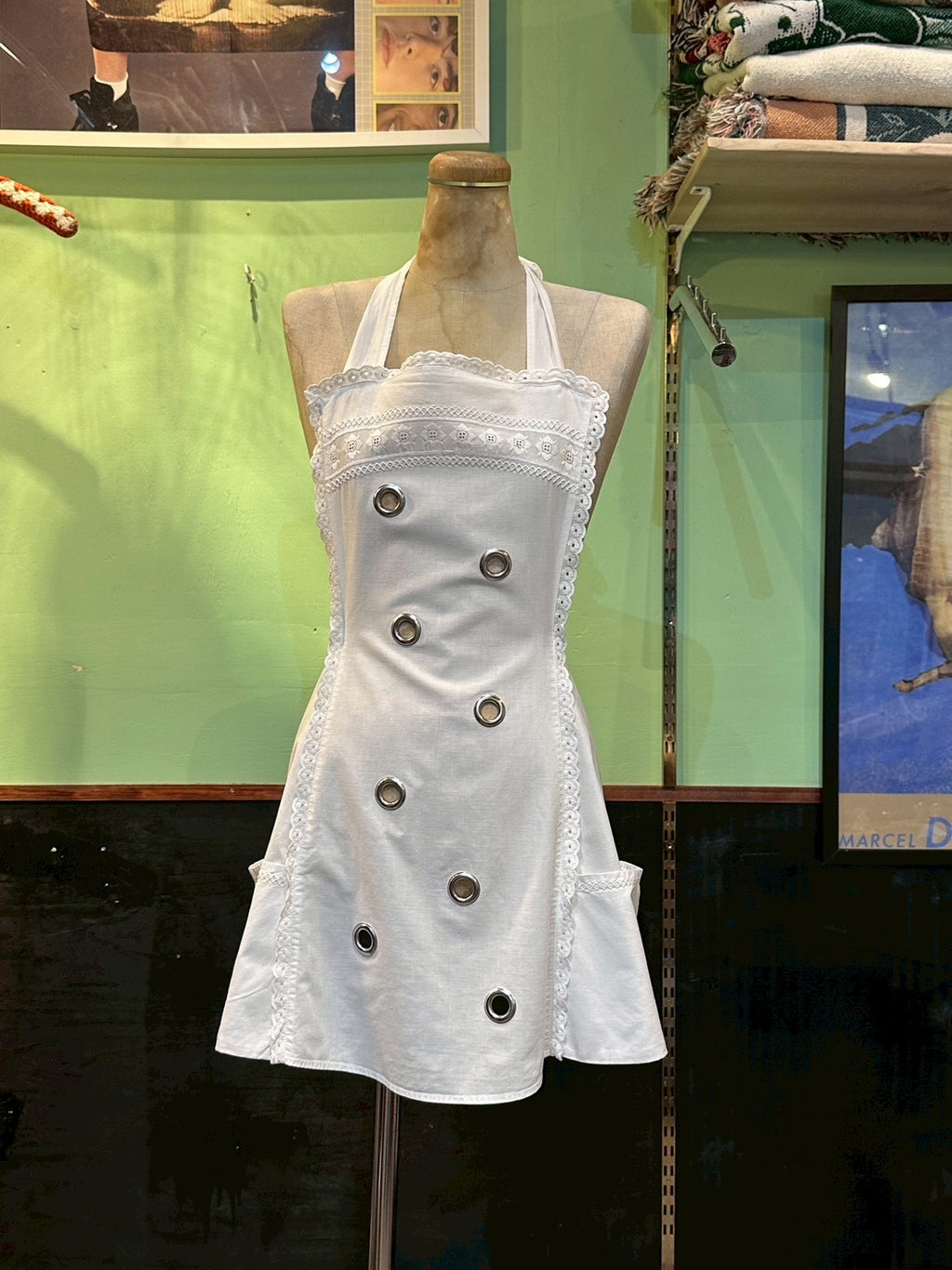 SAUCE MADE EYELET APRON WHITE