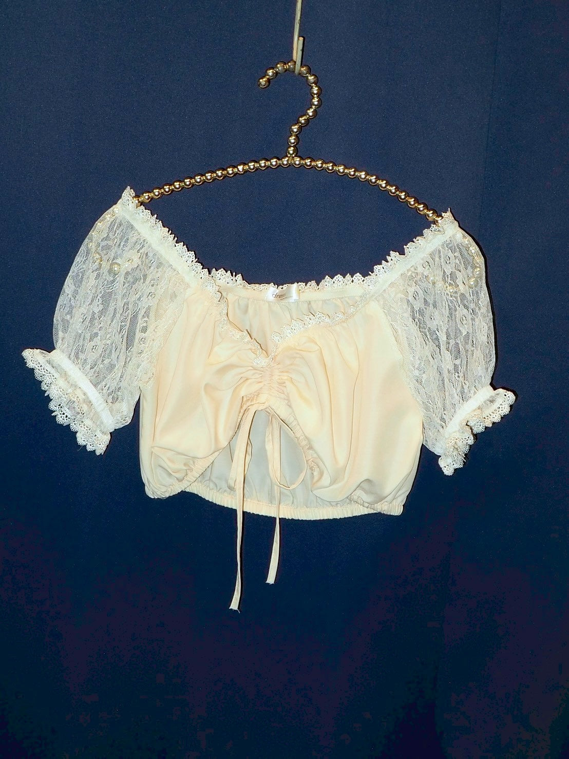 lace short Tyrol blouse