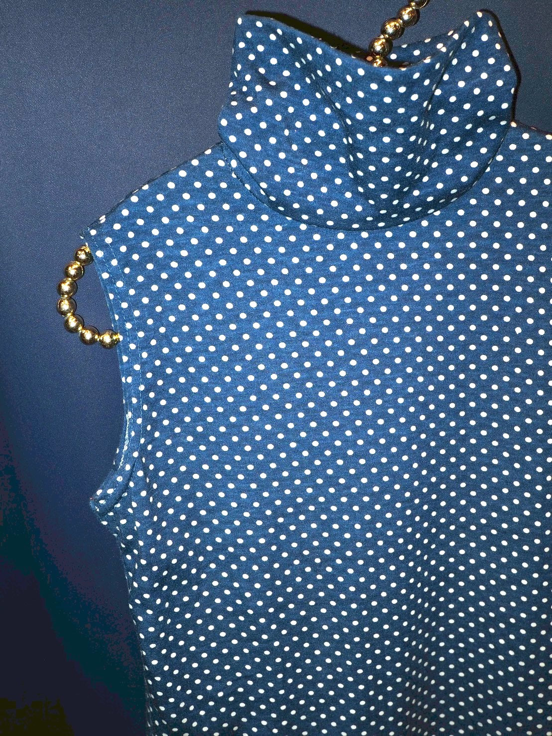 dot higth neck tops