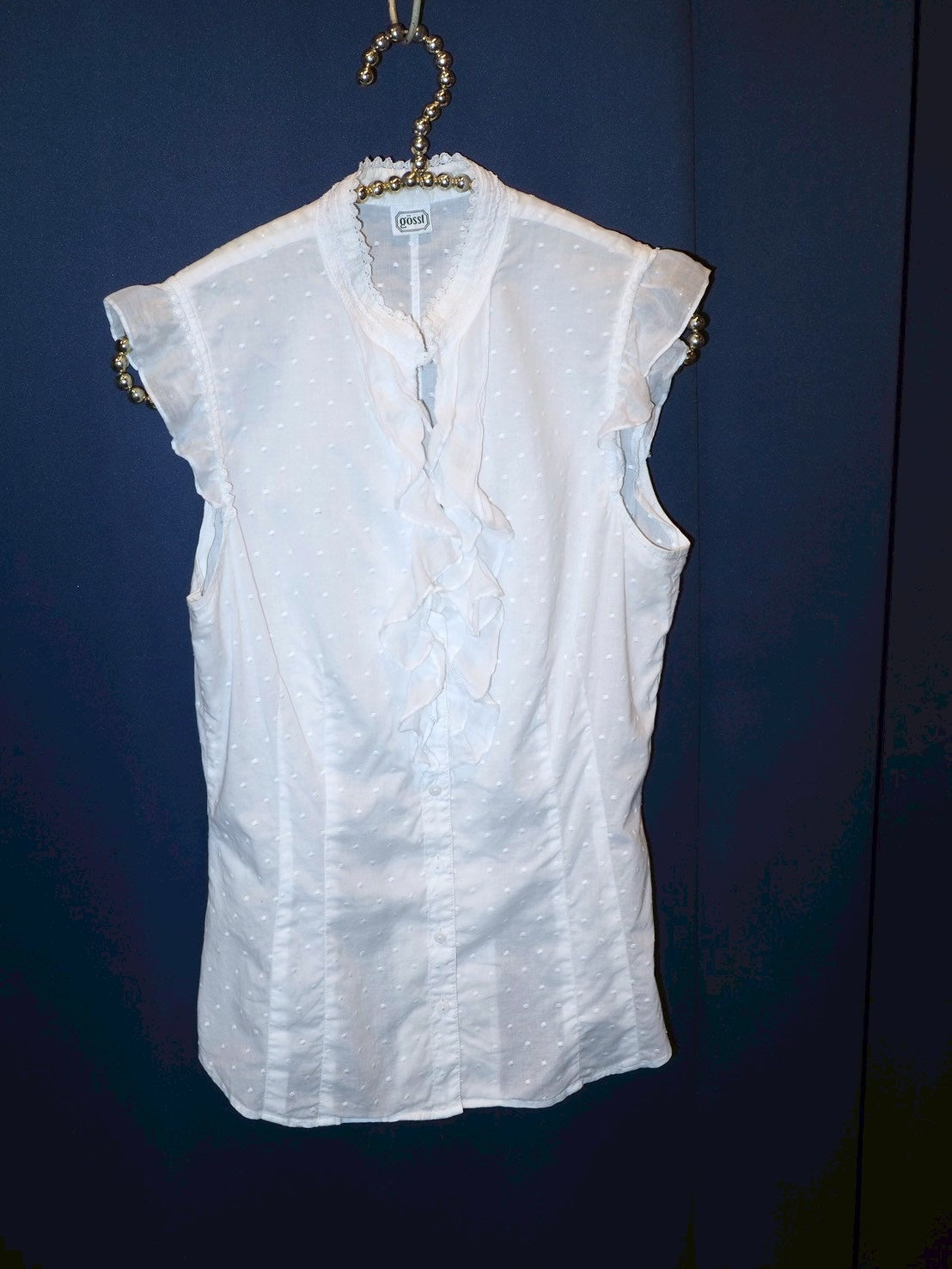 DOT frill nosleeve blouse