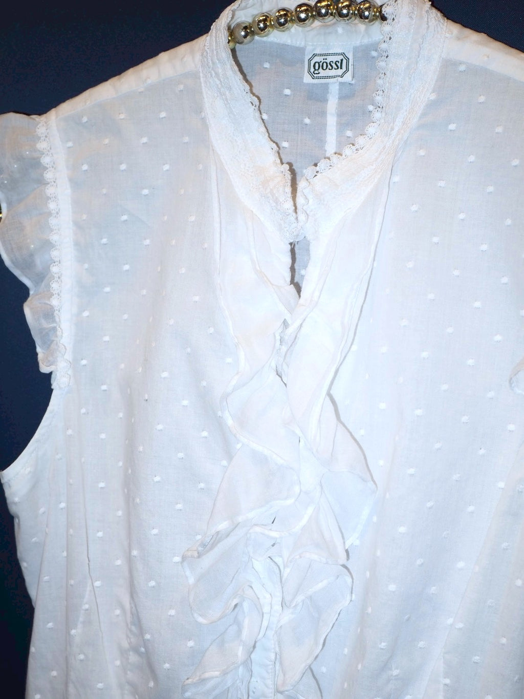 DOT frill nosleeve blouse