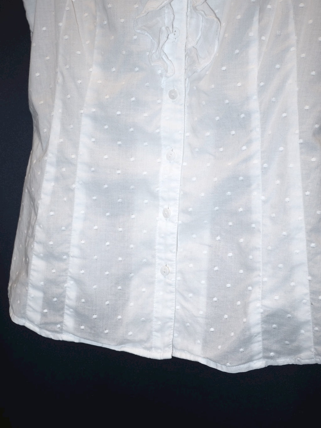 DOT frill nosleeve blouse