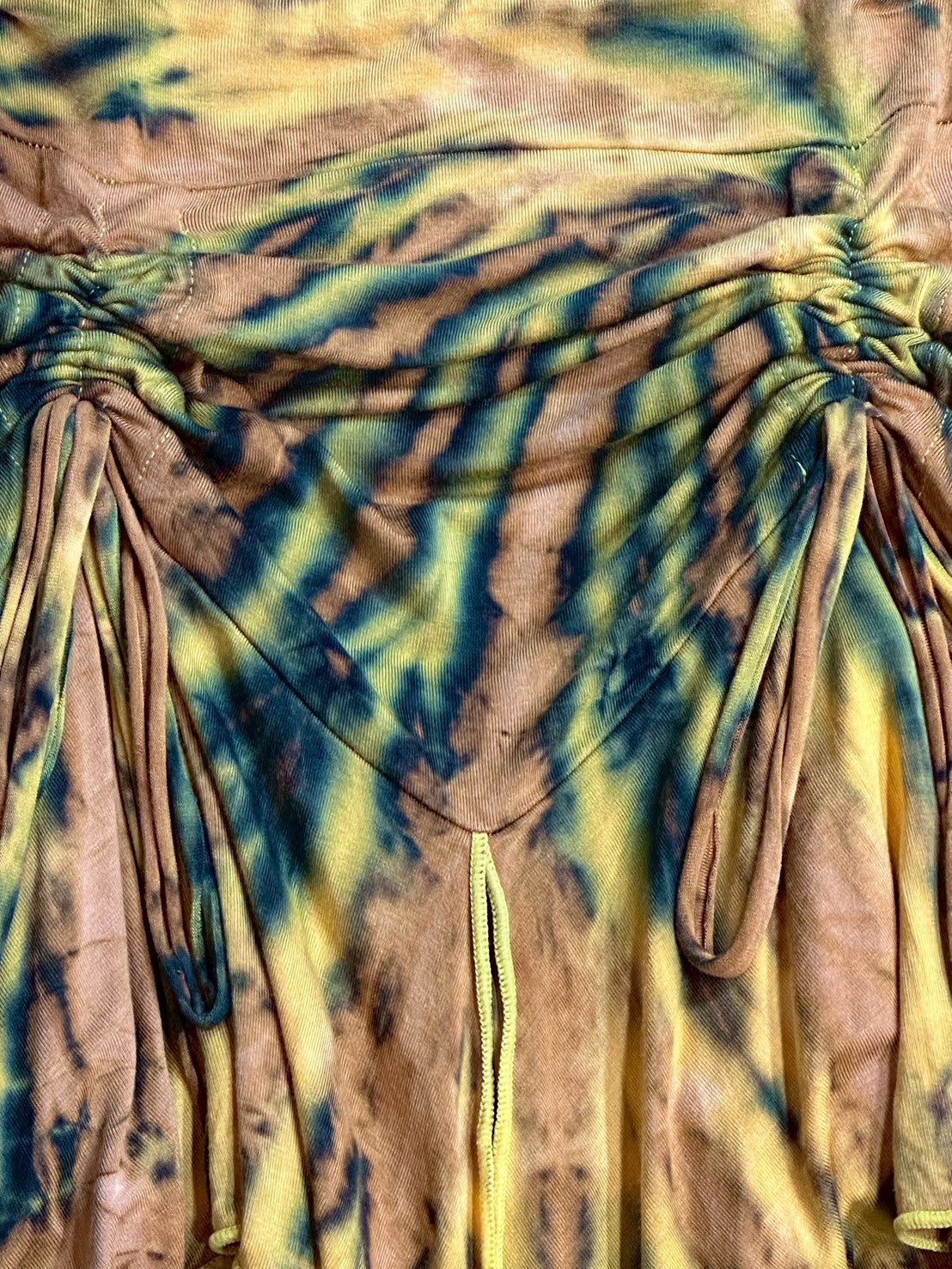 taidai flutter skrits:YELLOW BEIGE