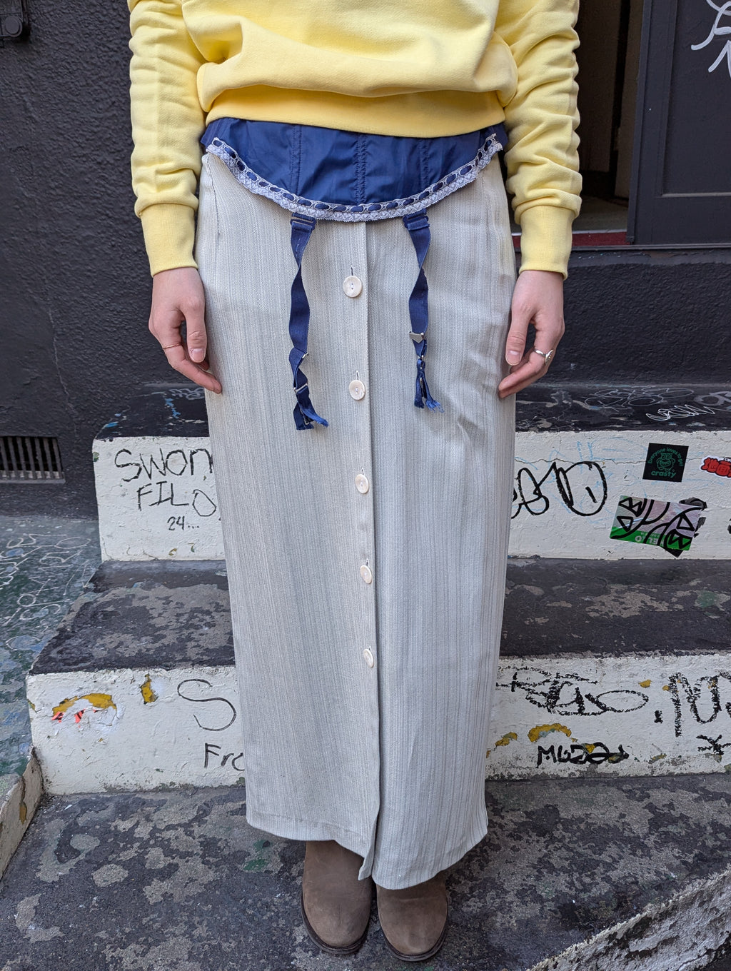 VINTAGE MANY BOTTAN LONG SKIRT